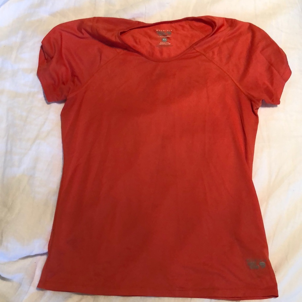 Mountain Hardware tech shirt size M